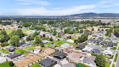 View/Area - 20209 E 10 Th Ct, Spokane Valley, WA 99016 photo 3 of 6