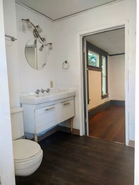 Bath - 215 N H St, Albion, WA 99102 photo 1 of 3