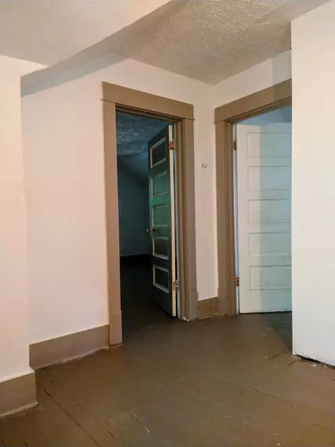 Entry Way - 215 N H St, Albion, WA 99102 photo 3 of 3