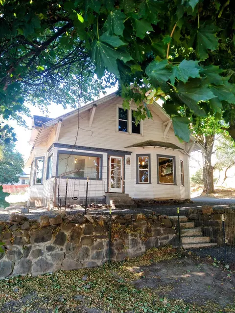 Exterior - 215 N H St, Albion, WA 99102 photo 2 of 12