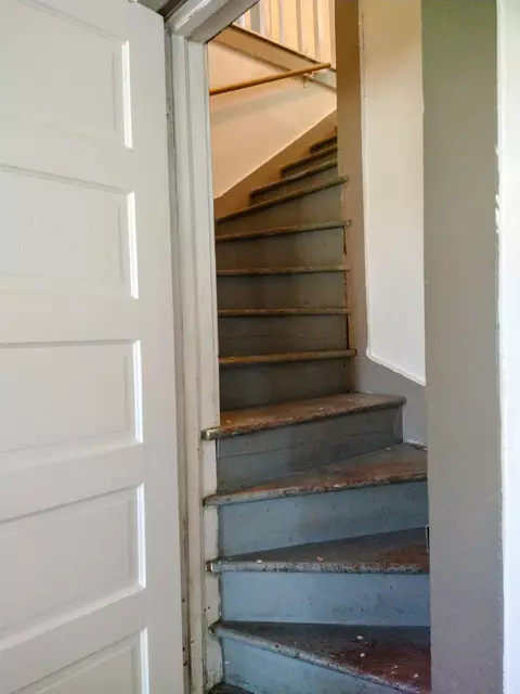 Entry Way - 215 N H St, Albion, WA 99102 photo 1 of 3