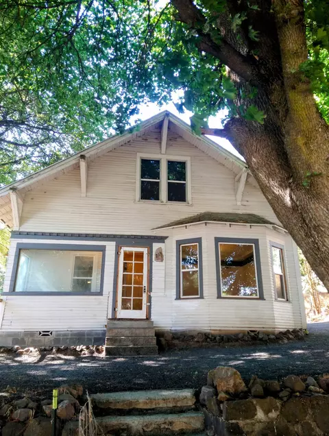 Exterior - 215 N H St, Albion, WA 99102 photo 5 of 12