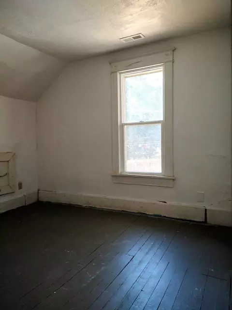 Bedroom - 215 N H St, Albion, WA 99102 photo 3 of 9