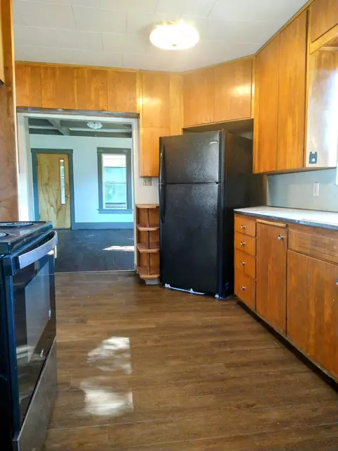 Kitchen - 215 N H St, Albion, WA 99102 photo 3 of 5