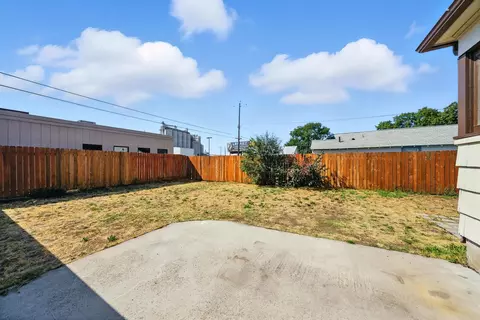 Exterior - 4914 E Commerce Ave, Spokane, WA 99212 photo 3 of 6