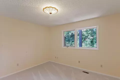 Bedroom - 2102 E 30th Ave #2102, Spokane, WA 99203 photo 2 of 2