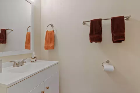Bath - 2102 E 30th Ave #2102, Spokane, WA 99203 photo 1 of 3