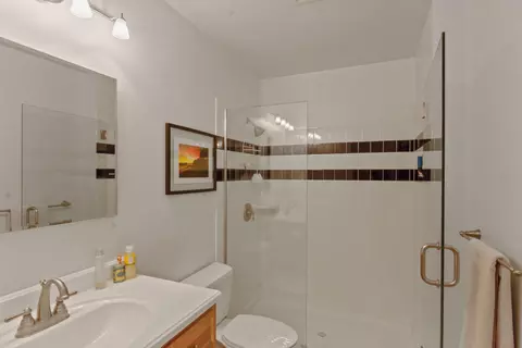 Bath - 2102 E 30th Ave #2102, Spokane, WA 99203 photo 3 of 3