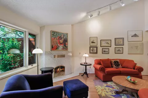 Living - 2102 E 30th Ave #2102, Spokane, WA 99203 photo 2 of 3