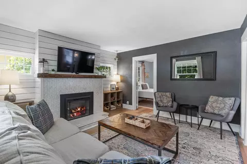 Living - 1821 E 10th Ave, Spokane, WA 99202 photo 3 of 3