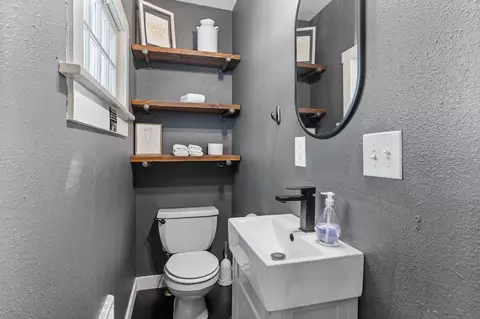 Bath - 1821 E 10th Ave, Spokane, WA 99202 photo 1 of 3