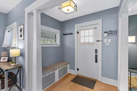 Entry Way - 1821 E 10th Ave, Spokane, WA 99202 photo 1 of 2