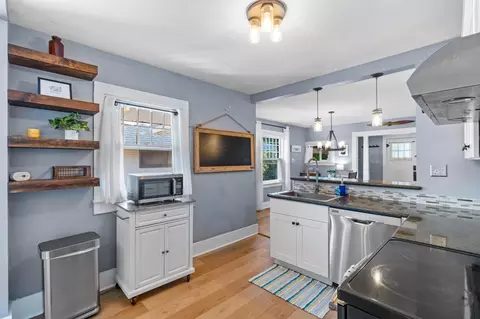 Kitchen - 1821 E 10th Ave, Spokane, WA 99202 photo 3 of 4
