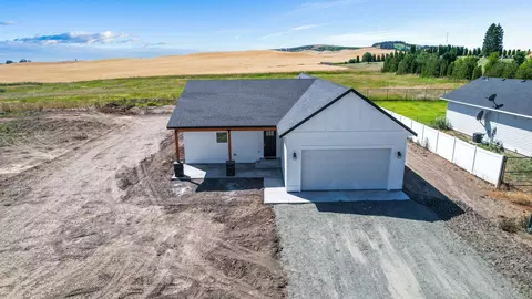 520 E Davisadero St, Reardan, WA 99029