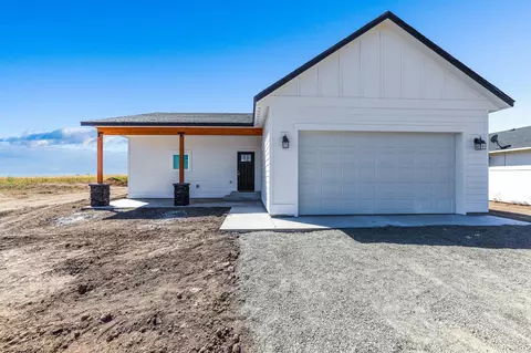 635 E Summit Ave, Reardan, WA 99029