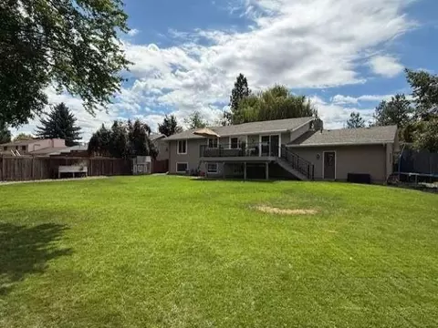 Exterior - 2015 E 56th St, Spokane, WA 99223 photo 2 of 4