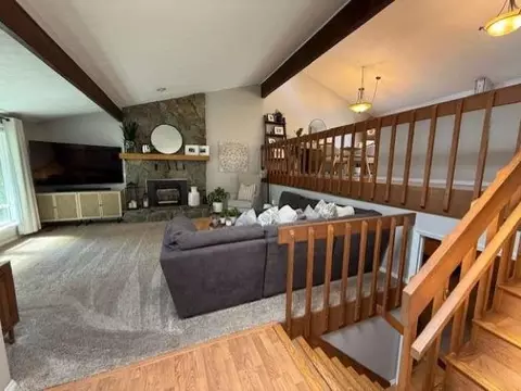 Living - 2015 E 56th St, Spokane, WA 99223 photo 2 of 4