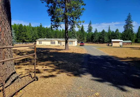 13209 E Bridges Rd, Elk, WA 99009