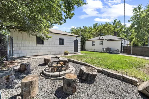 Exterior - 1703 E Providence Ave, Spokane, WA 99207 photo 9 of 16