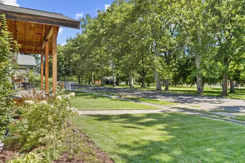 Exterior - 1703 E Providence Ave, Spokane, WA 99207 photo 15 of 16
