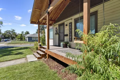 Exterior - 1703 E Providence Ave, Spokane, WA 99207 photo 1 of 16