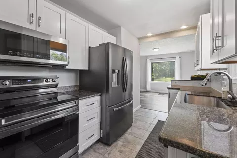 Kitchen - 1703 E Providence Ave, Spokane, WA 99207 photo 2 of 3
