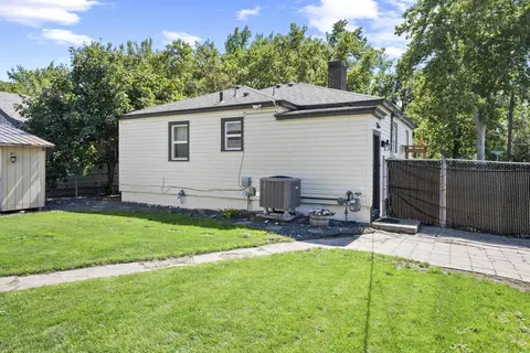 Exterior - 1703 E Providence Ave, Spokane, WA 99207 photo 12 of 16