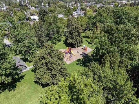 View/Area - 1703 E Providence Ave, Spokane, WA 99207 photo 2 of 2
