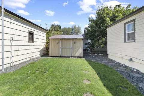 Exterior - 1703 E Providence Ave, Spokane, WA 99207 photo 11 of 16
