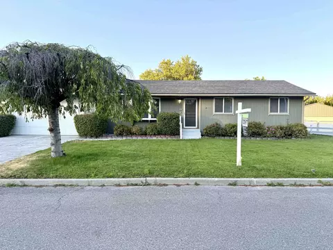 1905 S Calvin Rd, Veradale, WA 99037