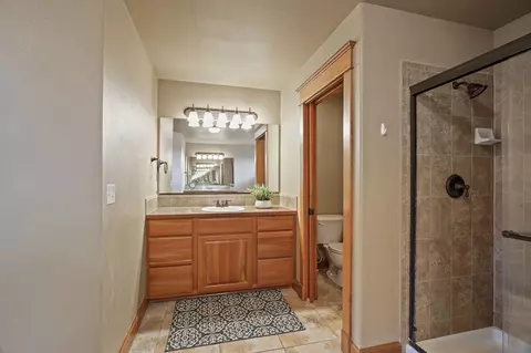 Bath - 813 E Westcrest Rd, Colbert, WA 99005 photo 2 of 6