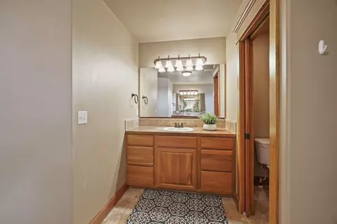 Bath - 813 E Westcrest Rd, Colbert, WA 99005 photo 3 of 6