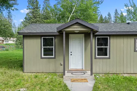 610 N 1st St, Springdale, WA 99173