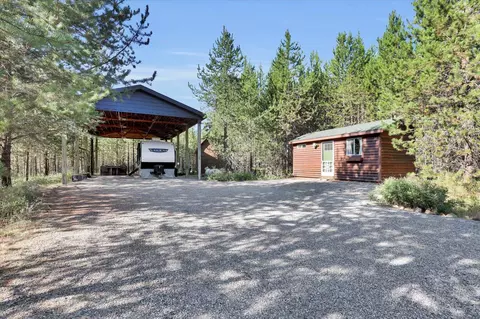 142 Freedom Meadows Dr, Newport, WA 99156