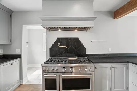 Kitchen - 310 E 13th Ave, Spokane, WA 99202 photo 3 of 4