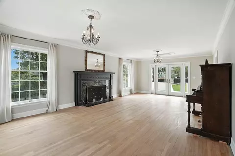 Living - 310 E 13th Ave, Spokane, WA 99202 photo 1 of 3