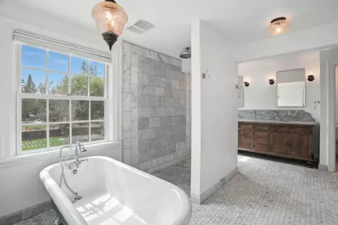 Bath - 310 E 13th Ave, Spokane, WA 99202 photo 4 of 6