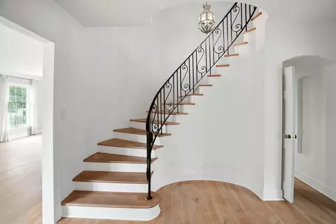 Entry Way - 310 E 13th Ave, Spokane, WA 99202 photo 4 of 5