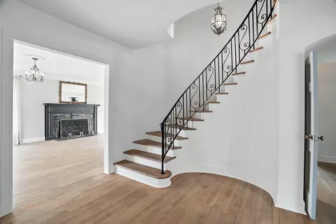 Entry Way - 310 E 13th Ave, Spokane, WA 99202 photo 2 of 5