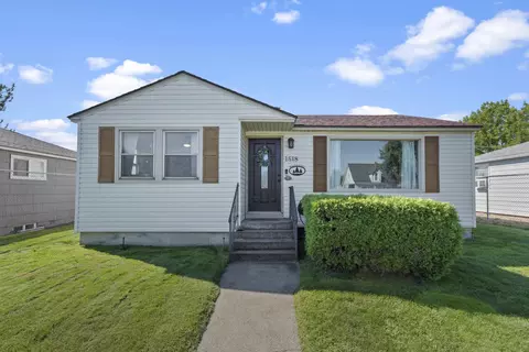 1518 E Sanson Ave, Spokane, WA 99207 photo 2