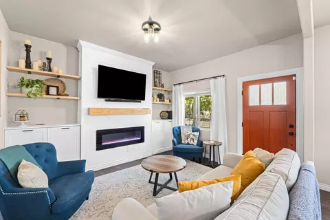Entry Way - 2018 E 5th Ave, Spokane, WA 99202 photo 1 of 7