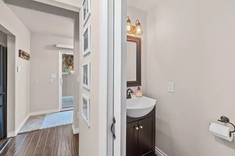 Entry Way - 2018 E 5th Ave, Spokane, WA 99202 photo 3 of 7
