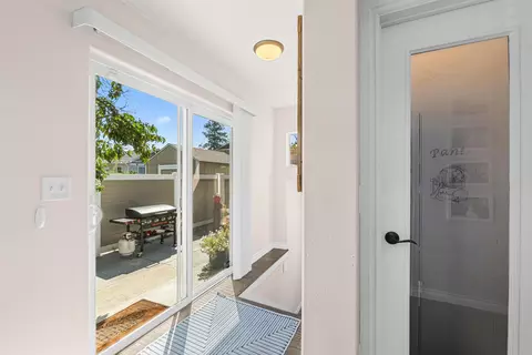 Entry Way - 2018 E 5th Ave, Spokane, WA 99202 photo 2 of 7