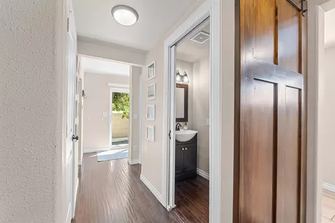 Entry Way - 2018 E 5th Ave, Spokane, WA 99202 photo 4 of 7