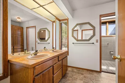 Bath - 11910 E 33rd Ave, Spokane, WA 99206 photo 2 of 5
