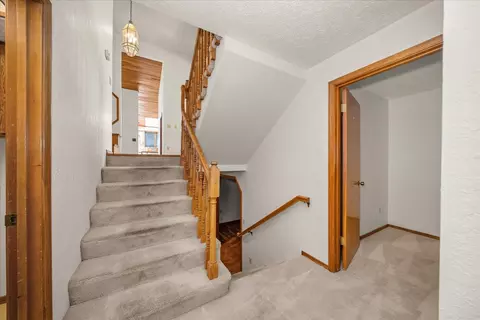Entry Way - 11910 E 33rd Ave, Spokane, WA 99206 photo 2 of 2