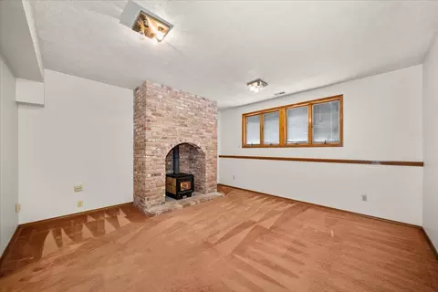 Living - 11910 E 33rd Ave, Spokane, WA 99206 photo 11 of 12