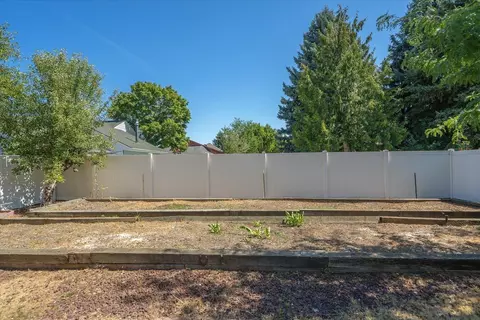Exterior - 11910 E 33rd Ave, Spokane, WA 99206 photo 13 of 13