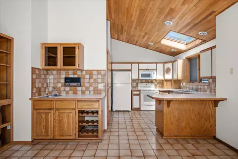 Kitchen - 11910 E 33rd Ave, Spokane, WA 99206 photo 1 of 3