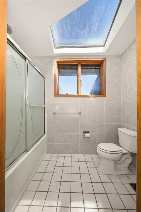 Bath - 11910 E 33rd Ave, Spokane, WA 99206 photo 4 of 5